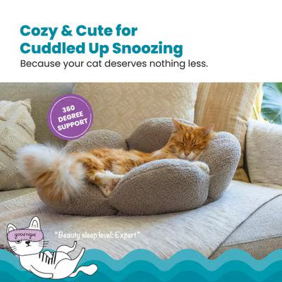 Flower-Shaped Plush Cat Bed